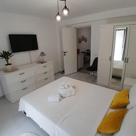 Garsoniera Serena شقة ساتورْنْ